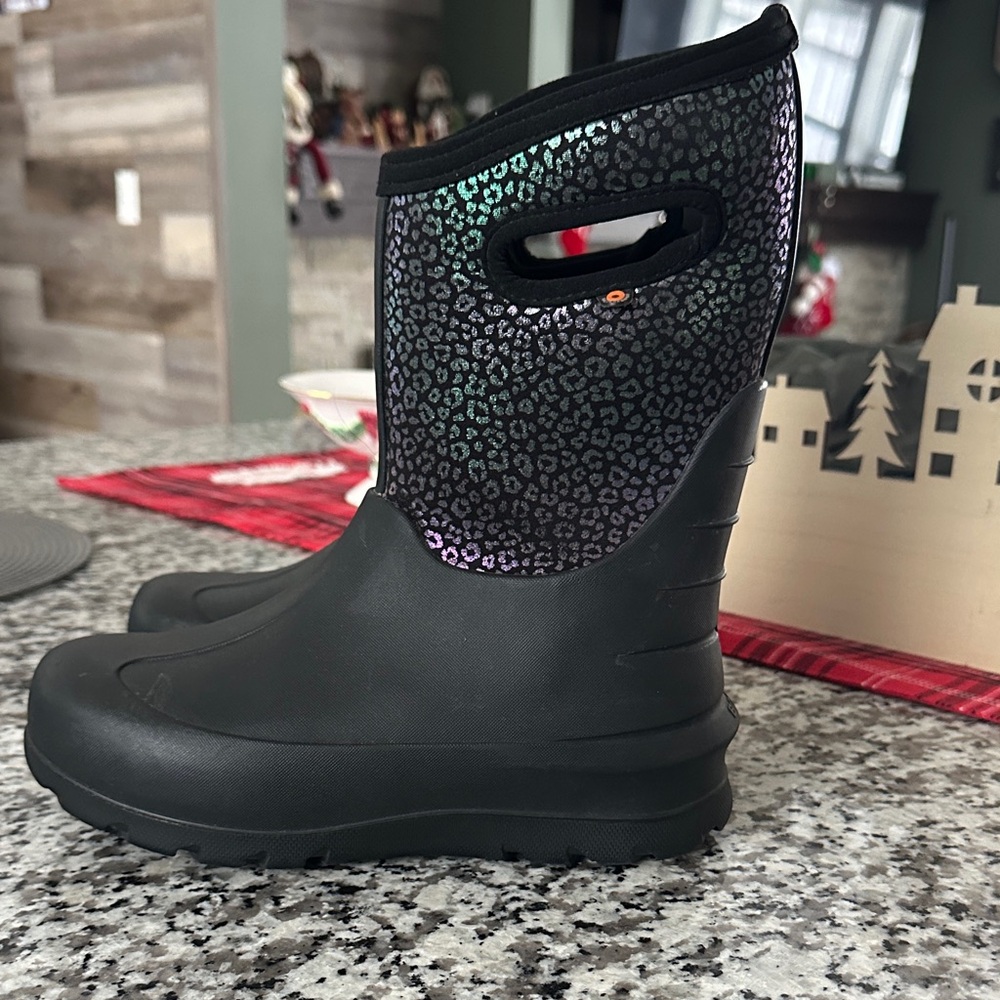 Bogs Kids Black and Purple Boots